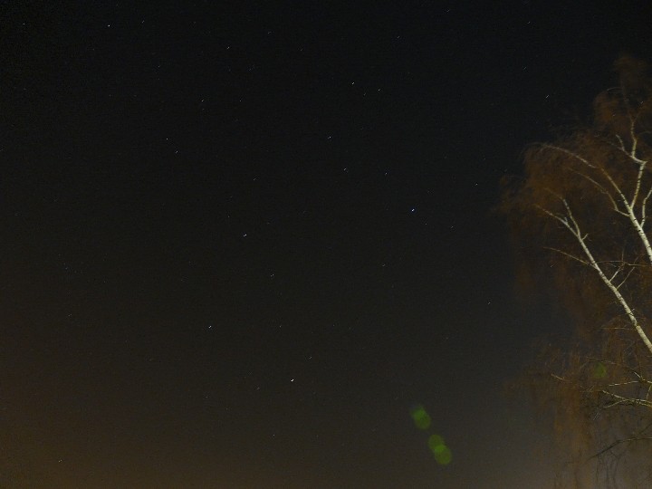 Saturn und das Sternbild Löwe